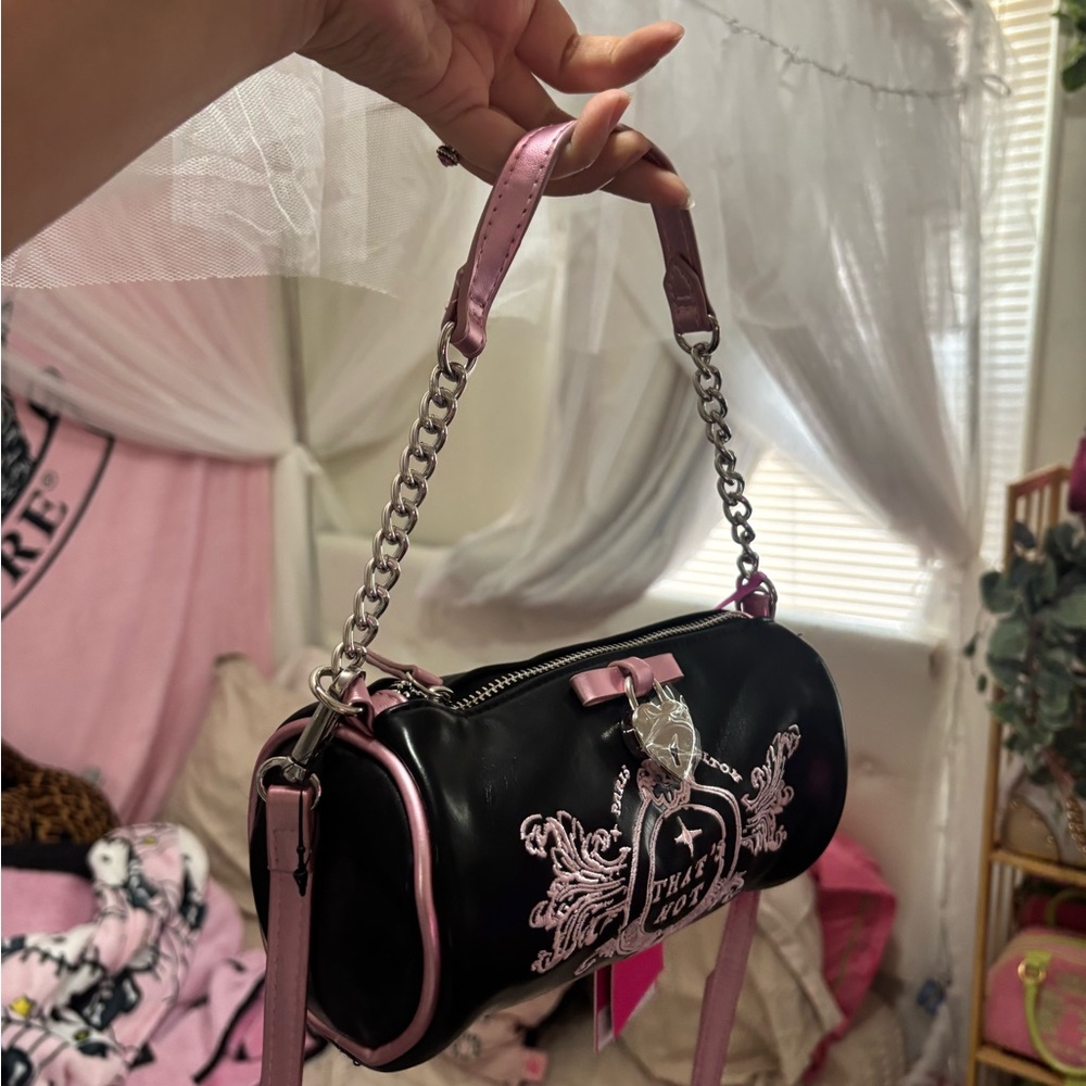 Paris Hilton barrel bag - Picture 4 of 9
